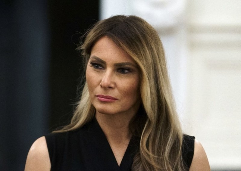 Melania Trump nastavlja blagdanske tradicije u Bijeloj kući unatoč rušenju Istočnog krila