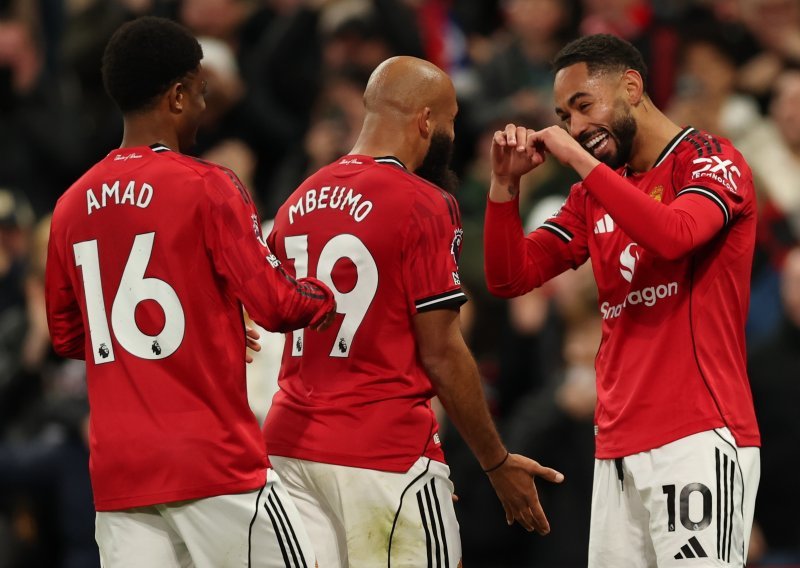 Sjajni United zabio četiri komada i izjednačio se sa Cityjem