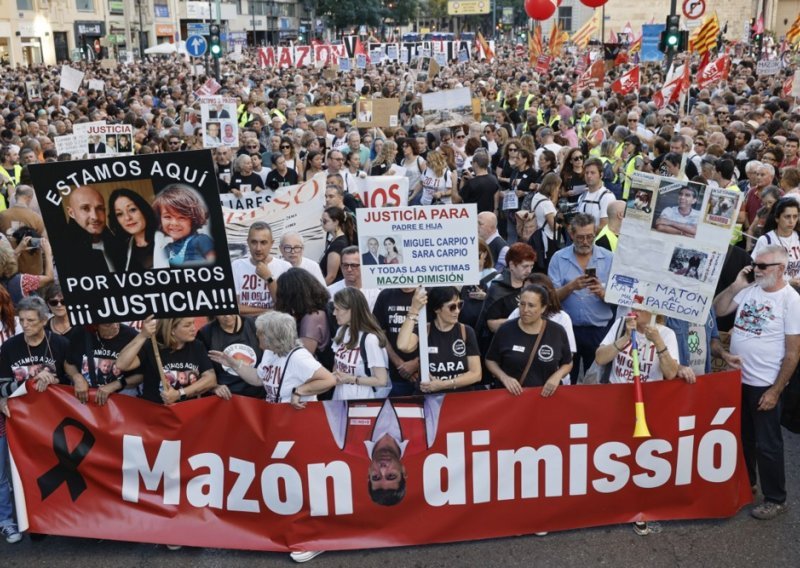 U Valenciji 50 tisuća ljudi na ulicama tražilo zatvor za Manzona