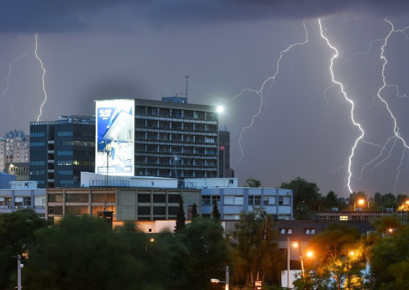 Danas stiže žestoka promjena vremena: Upaljen meteoalarm, prijete intenzivni pljuskovi s grmljavinom