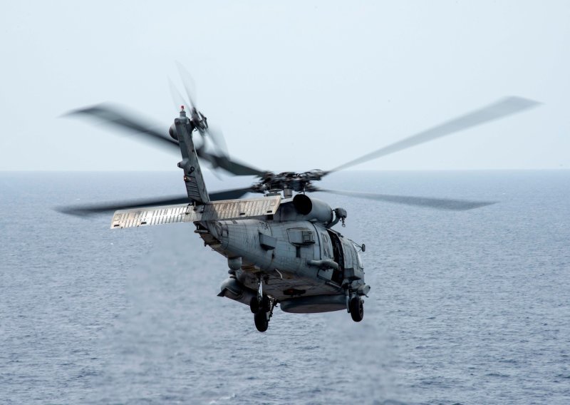 Američki borbeni avion i vojni helikopter pali u Južno kinesko more, SAD istražuje incident