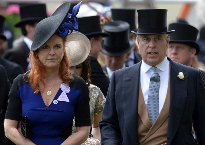 Početak kraja najsretnije razvedenog para: Sarah Ferguson i bivši princ Andrew su pred najvećim izazovom
