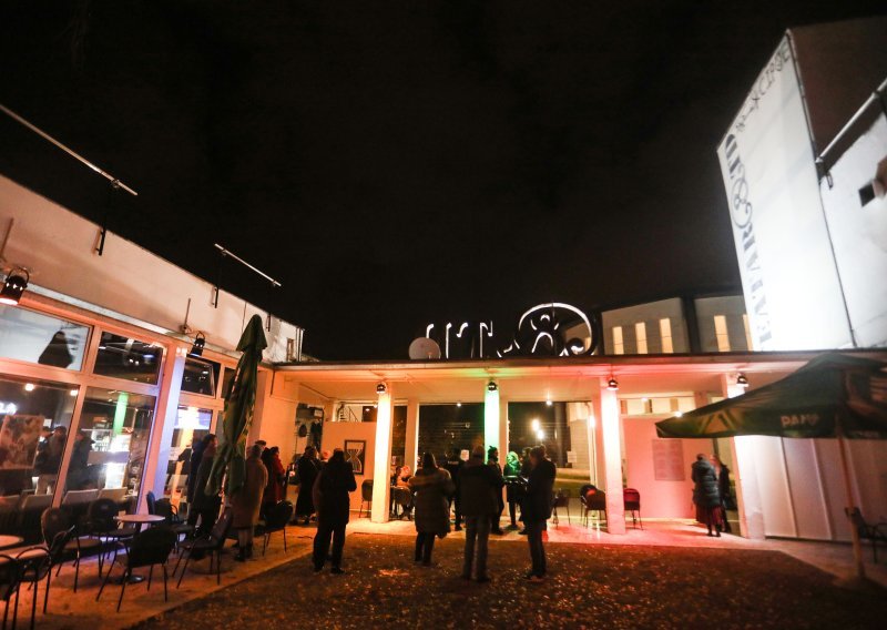 Polukružna dvorana &TD-a postaje polukružni Broadway: Stiže 'Muškarac upoznaje ženu!'