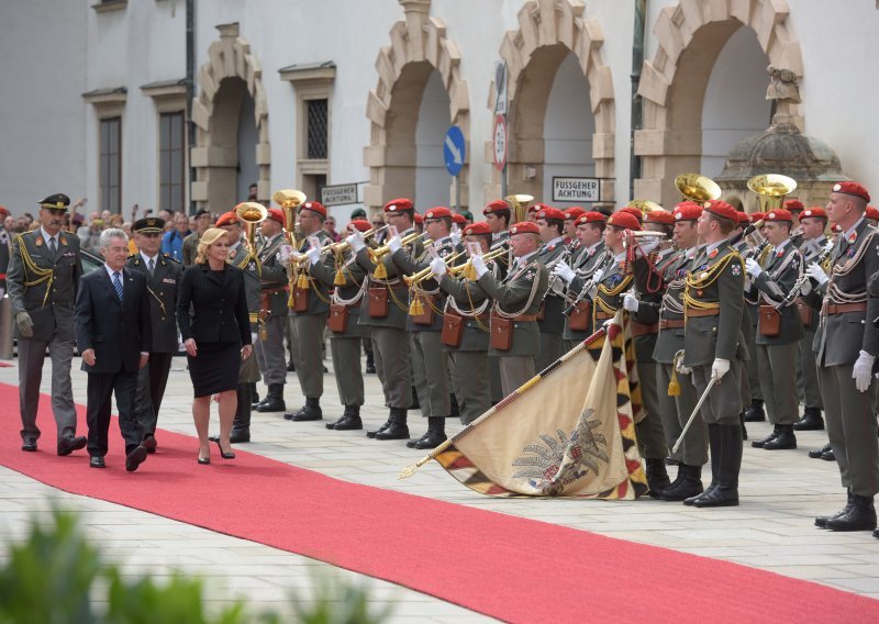 Grabar Kitarović: Regija treba brže prema EU-u i NATO-u