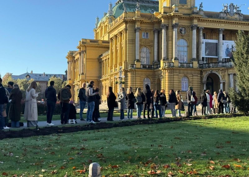 Redovi pred HNK zbog ulaznica za Orašara, na oglasnicima idu i do 250 eura