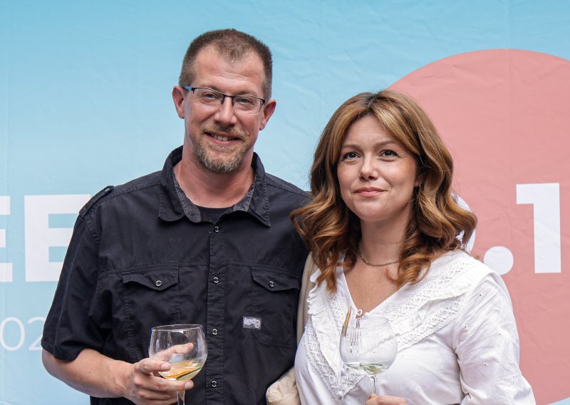 Domaća glumica se prisjetila trenutka kad je prvi put zagrlila kćerkicu