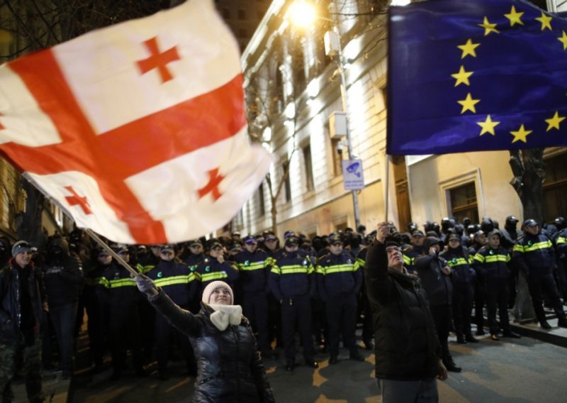 Vladajuća stranka u Gruziji traži zabranu tri oporbena bloka: 'Predstavljaju prijetnju poretku'