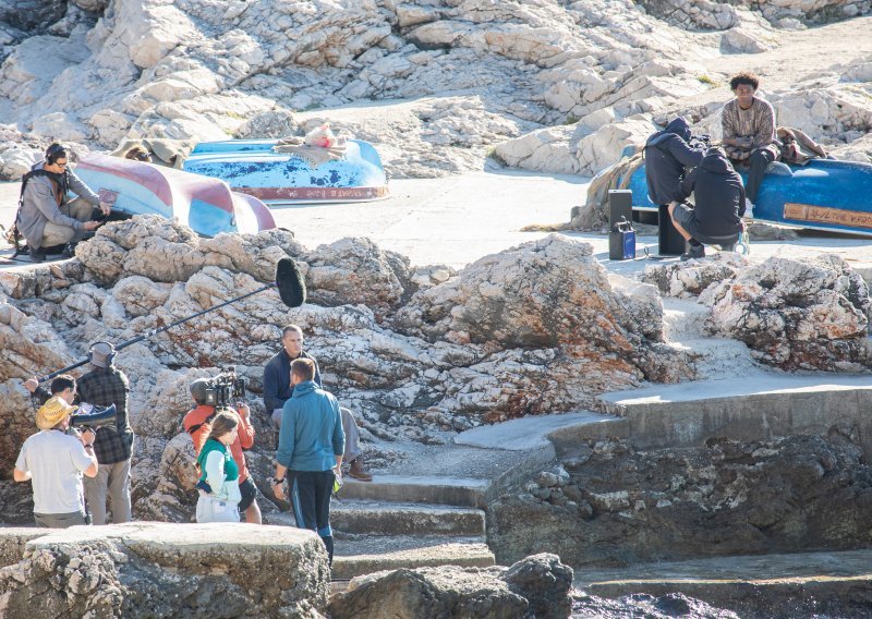 Poznata plaža 'glumi' gradić u Maroku: Evo kako izgleda set serije 'Outer Banks'