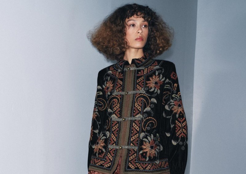 Prelijepa suknja iz Zare spasit će vas u mnogim situacijama, a izgleda daleko skuplje