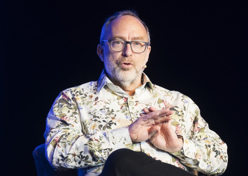 Suosnivač Wikipedije opleo po Muskovoj Grokipediji: 'Neće stvoriti ništa korisno'