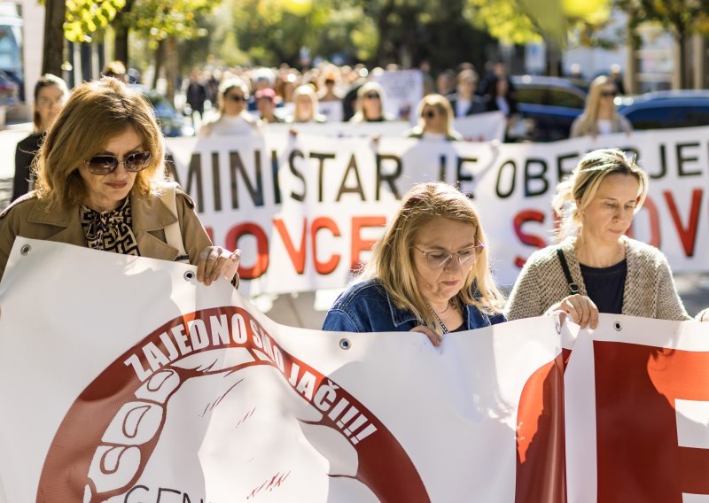 Prosvjed zdravstvenih radnika u Mostaru: 'Blokirat ćemo ulice!'