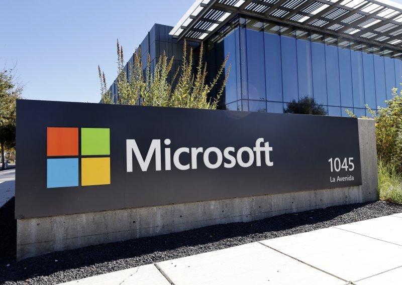 Globalni pad Microsoftovih usluga srušio popularne web stranice, stalo i glasanje u škotskom parlamentu