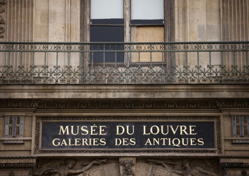 Zbog pljačke u Louvreu uhićeno pet novih osumnjičenika, među njima je i 'glava' operacije