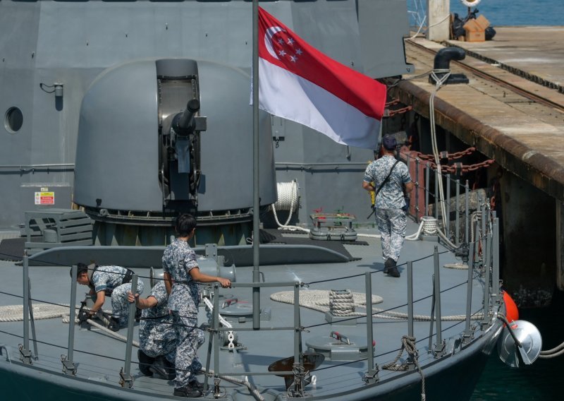 Singapur je ozbiljna pomorska sila: Pogledajte kakvu su grdosiju porinuli i što sve može