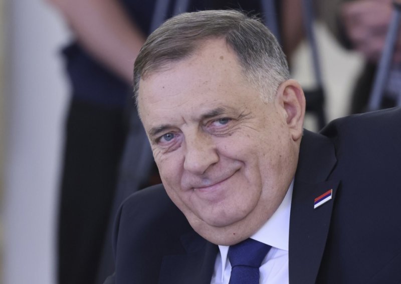 Transparency International: Dodik se uporno predstavlja kao predsjednik RS-a