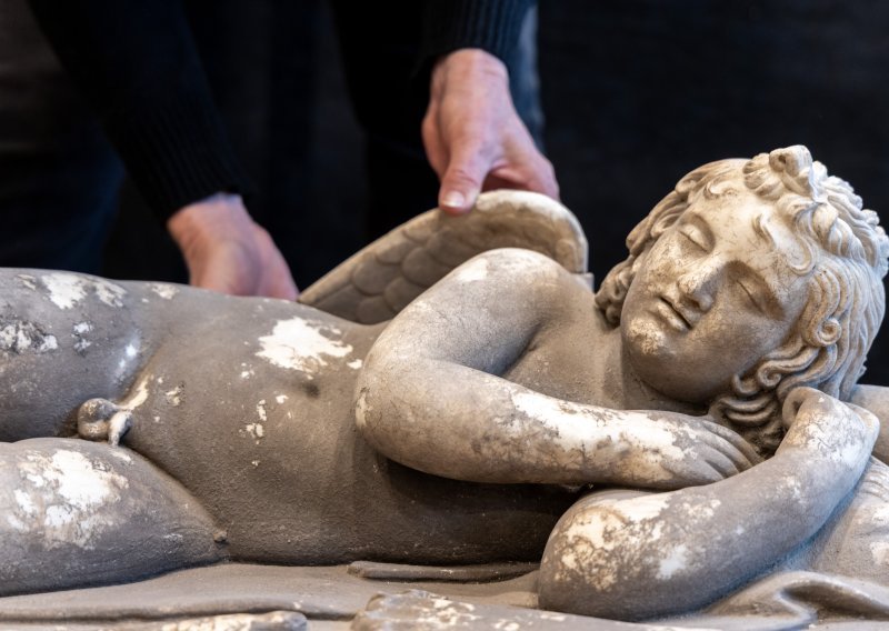 U Puli pronađena mramorna skulptura 'Usnulog Kupida' iz 2. stoljeća: Ovo se nađe jednom u životu!