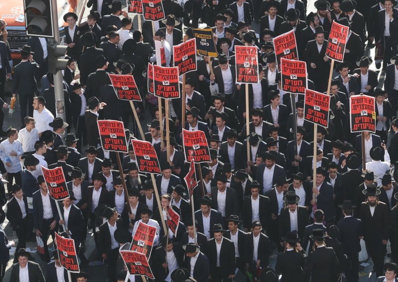 Deseci tisuća ultraortodoksnih Židova na ulicama Jeruzalema: Protive se vojnoj obvezi