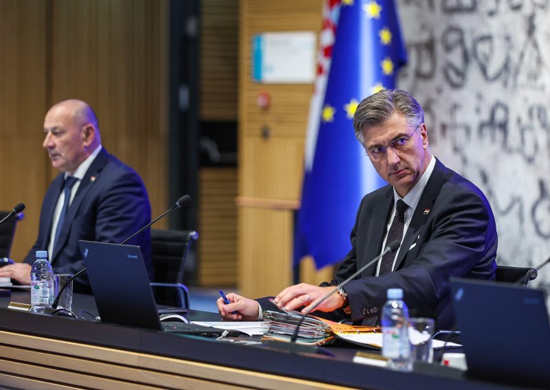 Vlada donijela niz kadrovskih odluka iza zatvorenih vrata