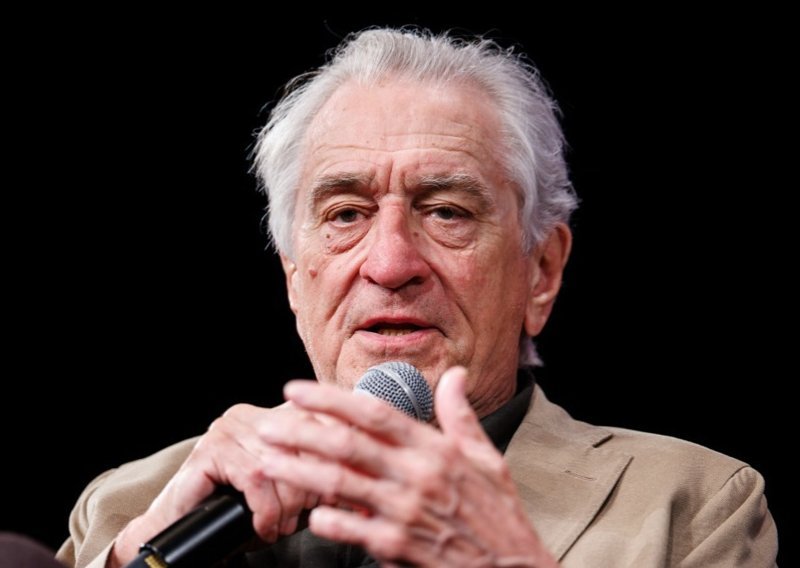 Radi smrti unuka Roberta de Nira uhićeno još pet osoba