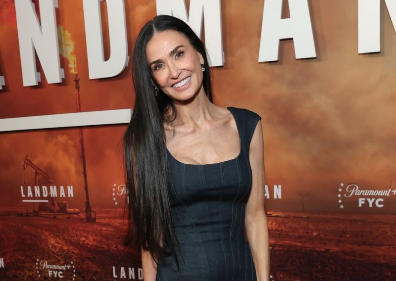 Ovo je jedna od najelegantnijih haljina od trapera koju ste ikad vidjeli