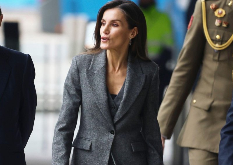 Kraljica Letizia već četvrti puta nosi ovaj chic komplet iz Manga