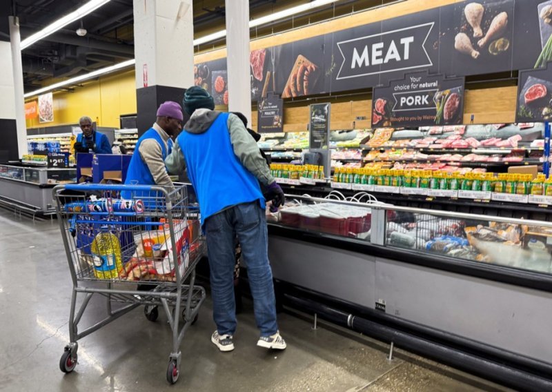 Trump izazvao veliki problem: Trgovci zaokružuju račune i gube novac, očajni i siromašni Amerikanci