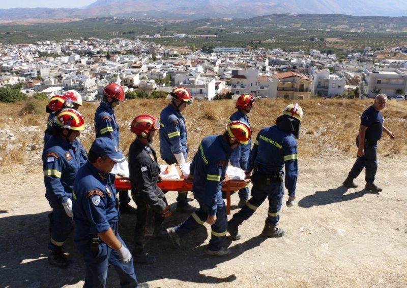 U napadu naoružane skupine na Kreti poginule najmanje dvije osobe, više ih je ozlijeđeno