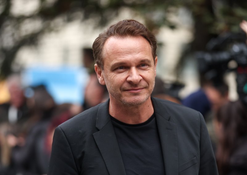 Evakuacija usred zore: Enis Bešlagić doživio nesvakidašnje iskustvo u Njemačkoj