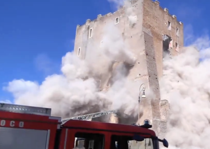 Urušio se dio srednjovjekovne kule u Rimu: Više ozlijeđenih, jedna osoba zatrpana