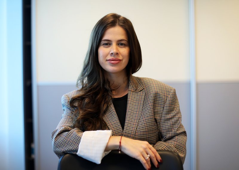 Udala se sestra Borne Ćorića: Pogledajte vjenčanicu u kojoj je izrekla sudbonosno 'da'