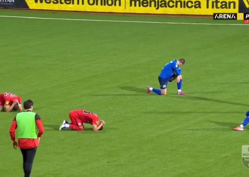 Igračima Radničkog usred utakmice javljeno da im je preminuo trener, od tuge popadali na travnjak