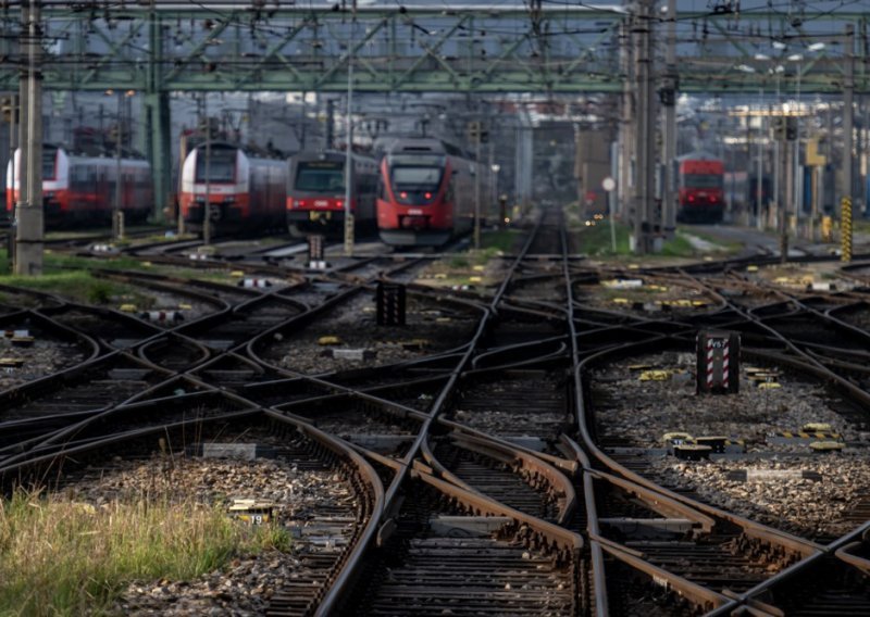 Prijetio da će uzeti taoce u vlaku iz Beča, policija ga uhitila