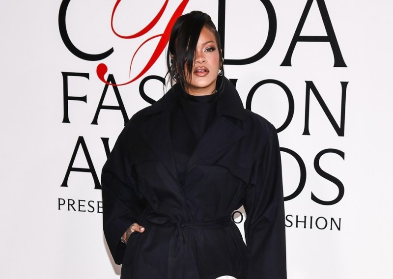 Povratak ikone stila: Nakon poroda očarala izdanjem na dodjeli nagrada