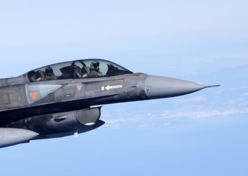 Potpisali ugovor: Rumunjska kupuje 18 borbenih zrakoplova za jedan euro