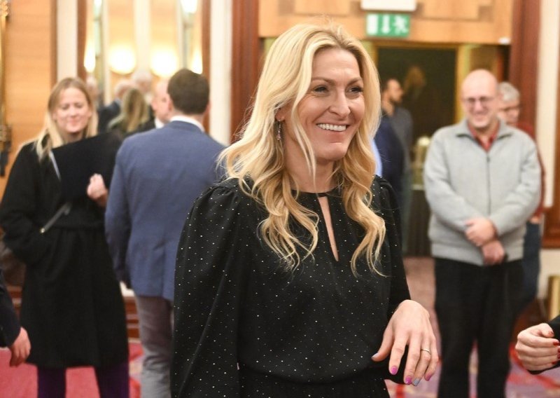 Janica Kostelić na premijeru bratovog filma stigla s dečkom, vješto izbjegavajući kamere