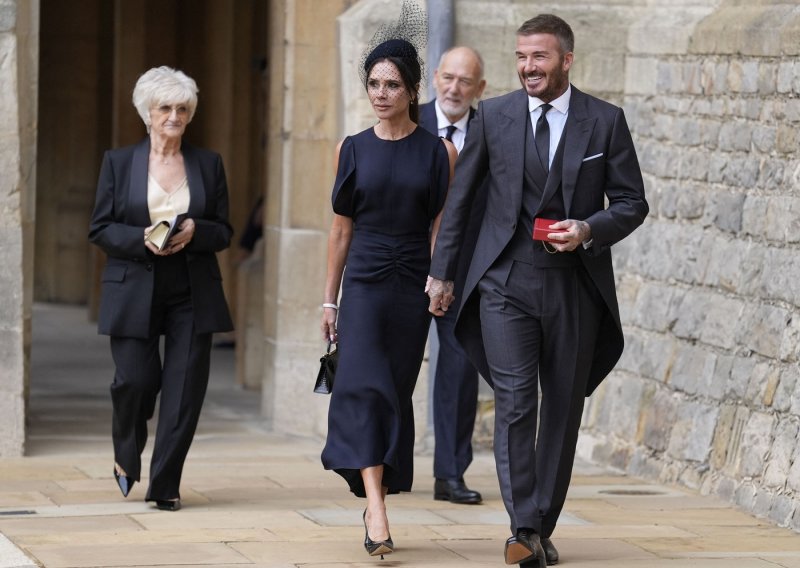 Novo priznanje Davida Beckhama Victoria je dočekala u hit haljini s vlastitim potpisom