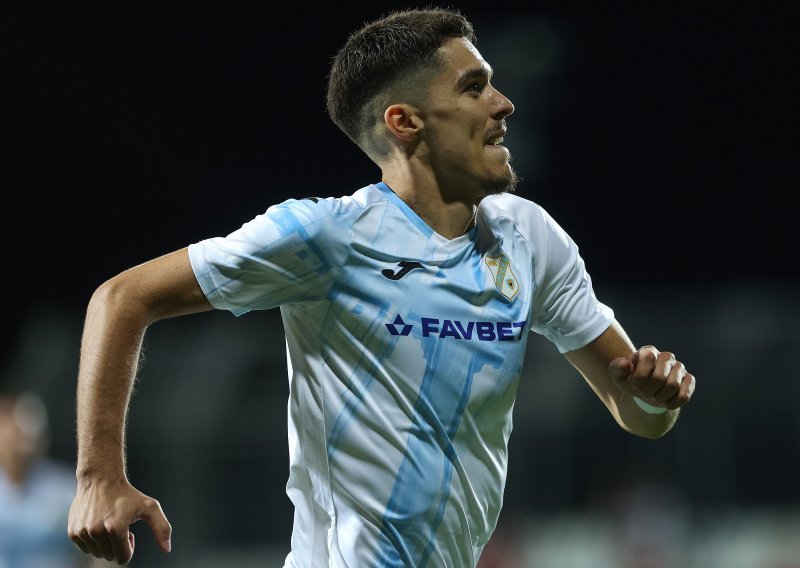 Prije par mjeseci trebao je otići iz Rijeke u milijunskom transferu. Sad je potpisao novi ugovor