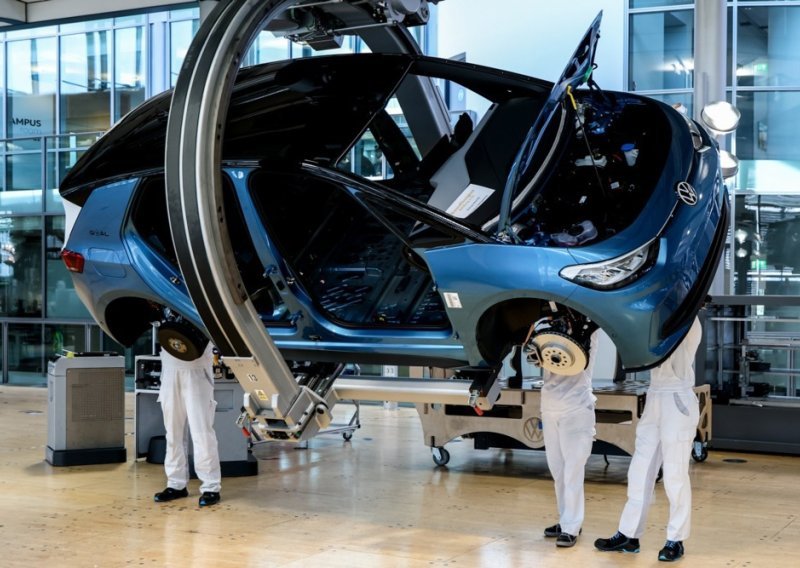 Kina optužila Nizozemsku: Prijeti zaustavljanje proizvodnje automobila