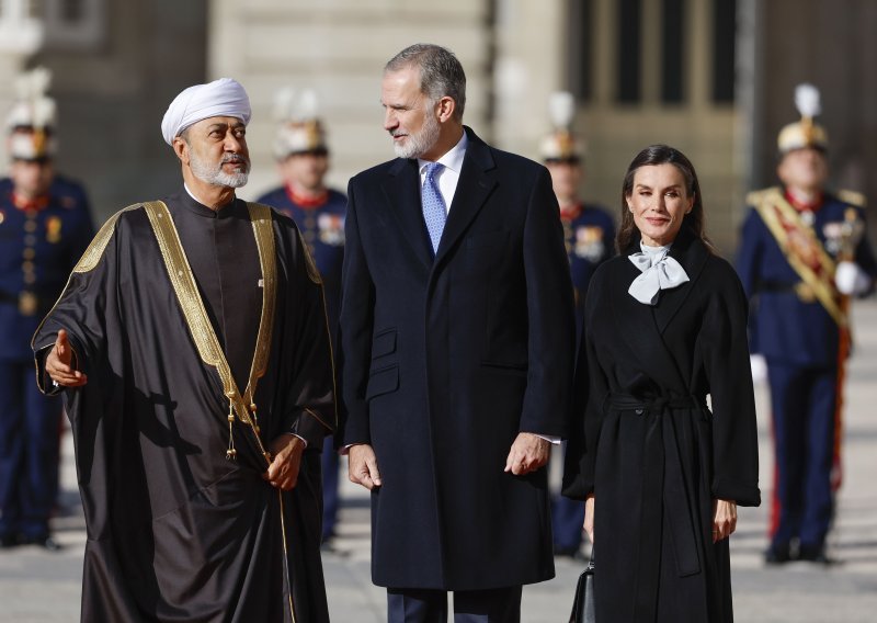 Kraljica Letizia obožava ovaj modni detalj koji voli i Kolinda Grabar-Kitarović