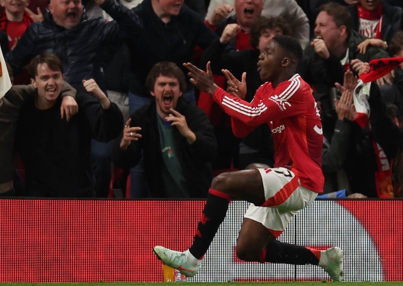 Manchester United šalje talentiranog veznjaka na posudbu u Napoli