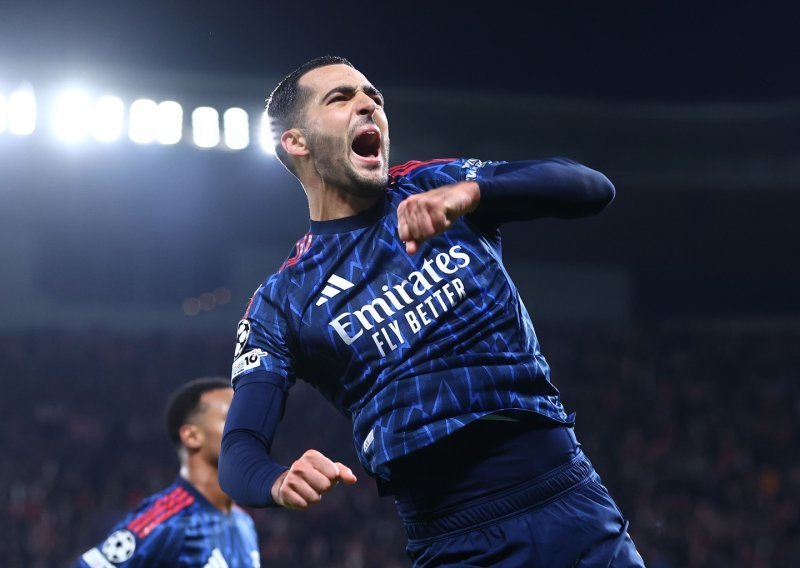 Arsenal rutinski prošao gostovanje u Pragu, Napoli i Eintracht remizirali