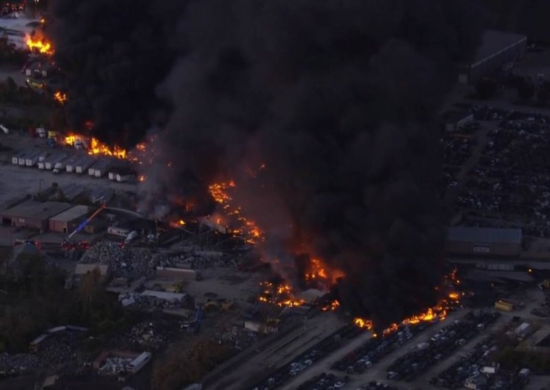 Teretni zrakoplov UPS-a srušio se u Kentuckyju, najmanje sedmero poginulih