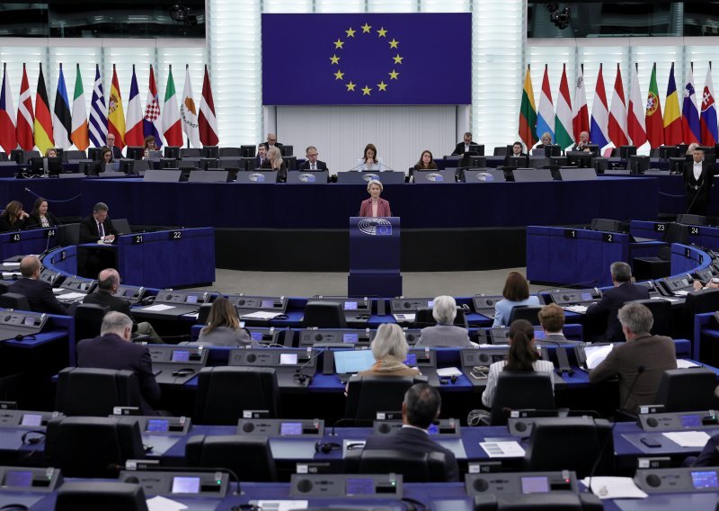 Ozbiljan propust u Bruxellesu: Privatni podaci dužnosnika EU-a završili na crnom tržištu