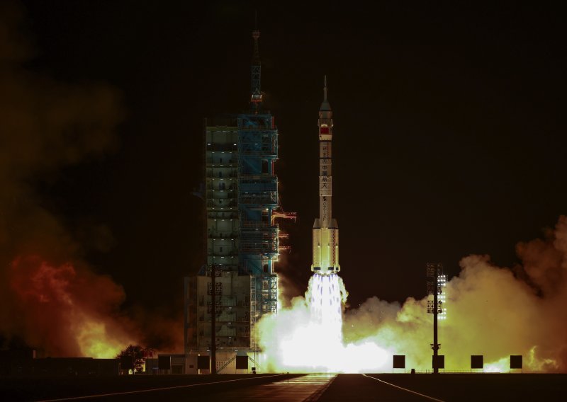 Odgođen povratak kineskih astronauta: Letjelicu pogodio komadić svemirskog otpada?