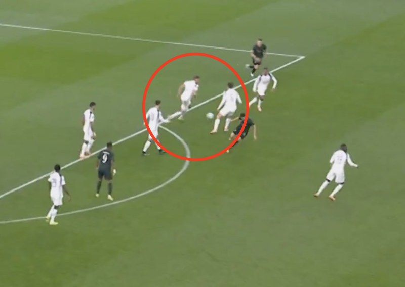 U Ligi prvaka pao gol kakav nikad niste vidjeli. Stoper s loptom pretrčao cijeli teren