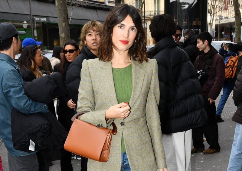 Ovaj model traperica Francuskinje obožavaju, a iznimno je laskav