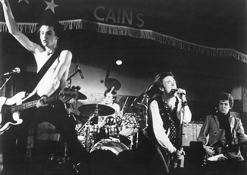 Kaos u kišnoj londonskoj noći: Prije 50 godina otpadnici s ukradenim gitarama promijenili su svijet