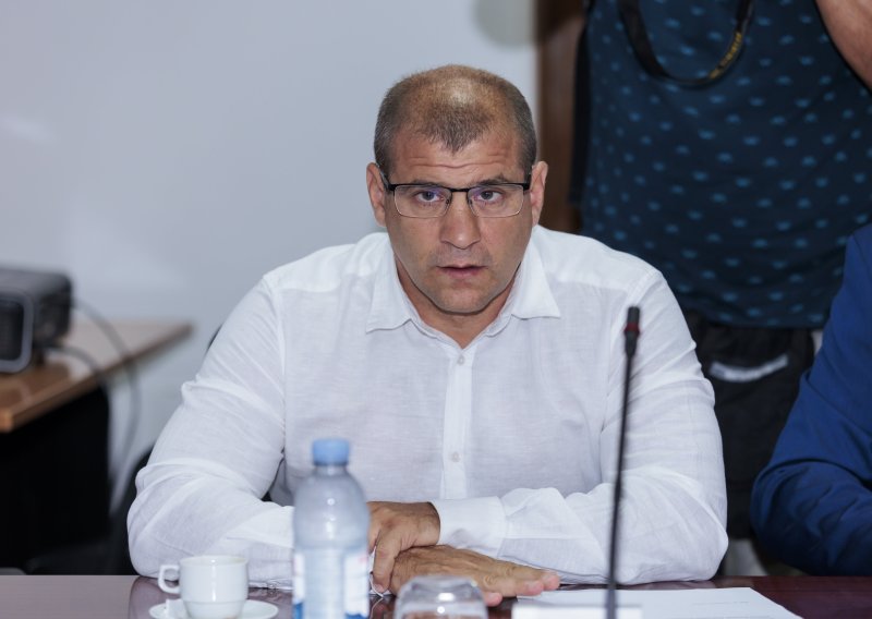 DP-ovac koji podržava maskiranu skupinu savjetuje ministra Glavinu: 'On je savjetnik za sport'