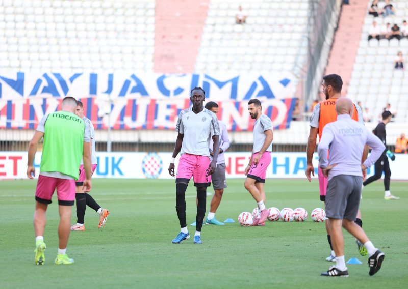 Pogledajte kako je travnjak Poljuda izgledao prije mjesec dana, a kako izgleda danas