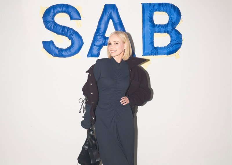 Jelena Rozga ima hit haljinu za jesen: Kao stvorena za čime, a uz to besprijekorno pegla figuru